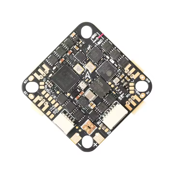 Quadrokopf-Brushless-Flugsteuerung vorn