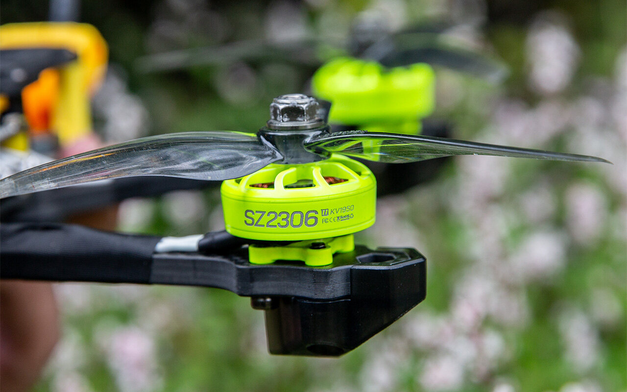 free-trial-sz2306-2-1950kv-with-propellers
